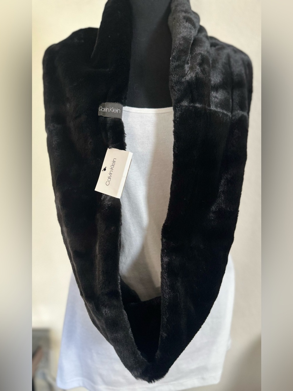 NWT Calvin Klein Black Faux Fur Infinity Scarf Plush Loop MSRP $58